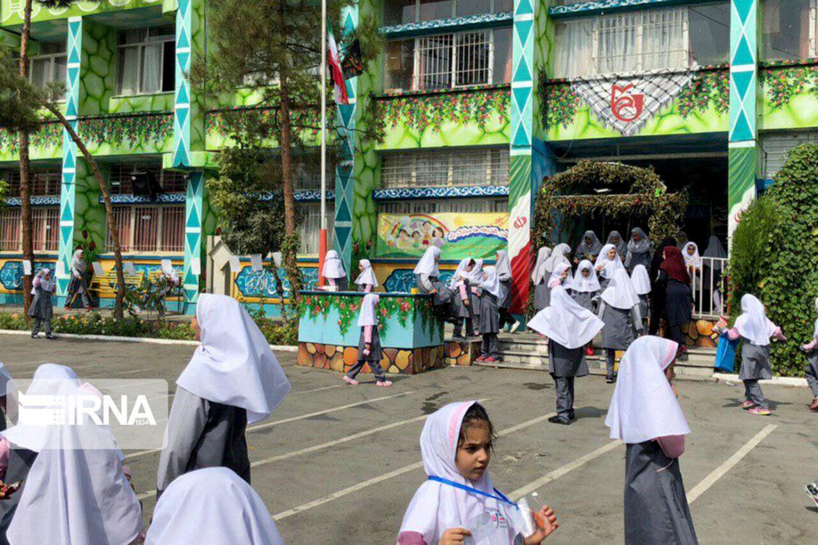 خبرنگاران مدارس میزبان شعب رای در خراسان شمالی ضدعفونی شد