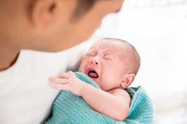 دلایل، راه های جلوگیری و درمان نفخ نوزاد